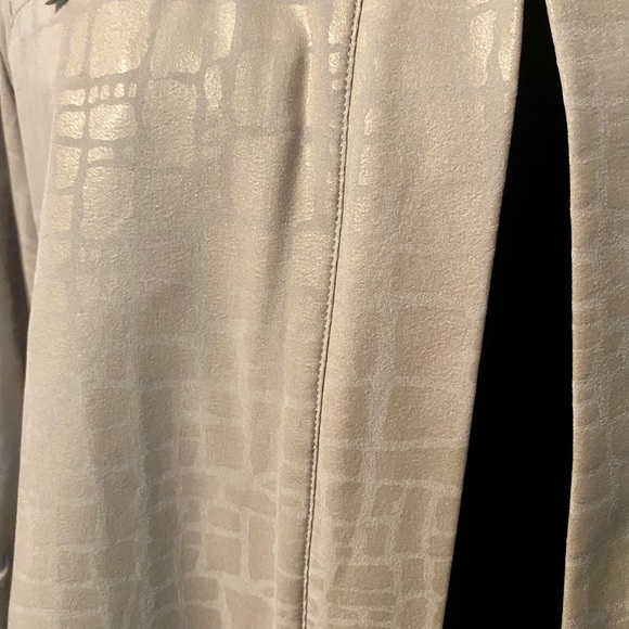 Zenergy by Chico’s Lightweight Zip Jacket - Picture 7 of 9